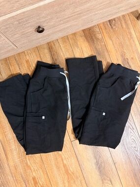 FIGS XS Scrubs Regular Length
